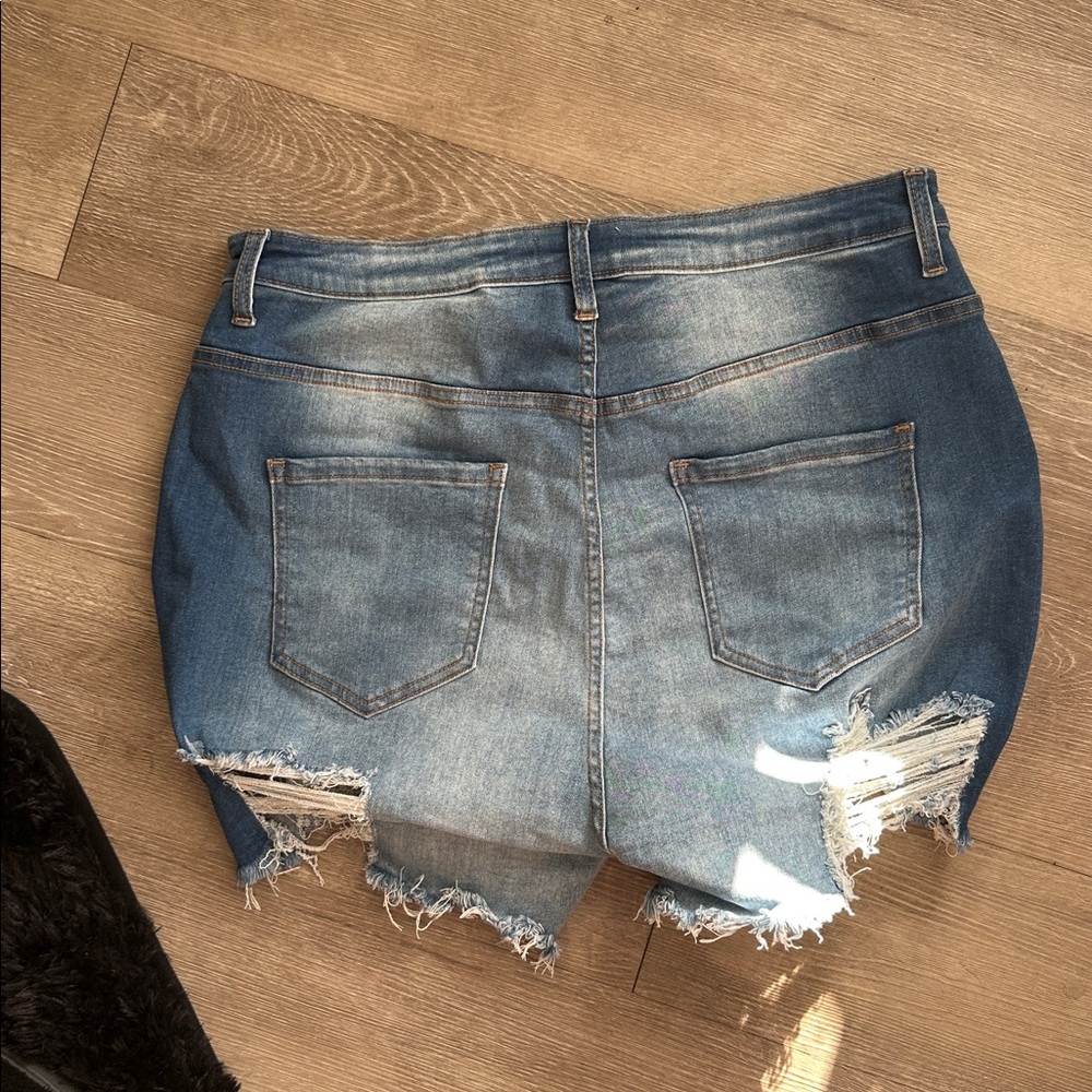 M.A.P | Distressed Denim Shorts - Picture 5 of 6